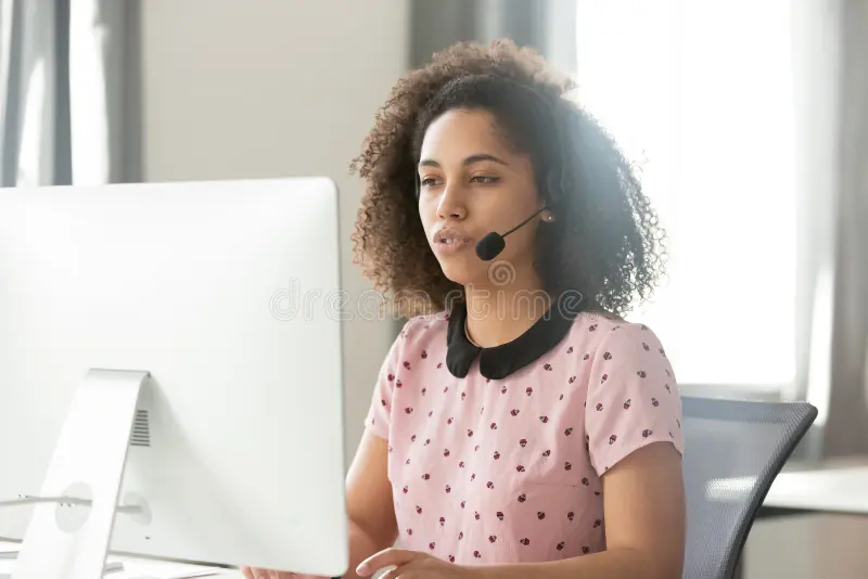 Client support representative ready to assist